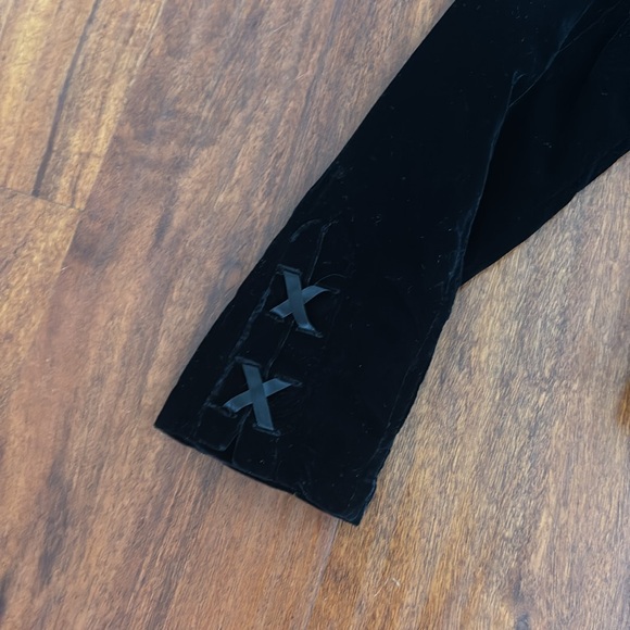 Justice velvet jacket. - Picture 4 of 5